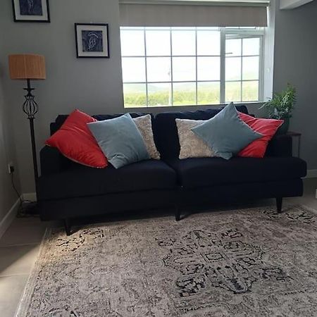 Dingle Escape -2 Bed -Sleeps 4 Apartment Exterior photo