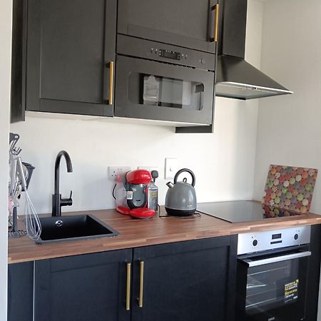 Dingle Escape -2 Bed -Sleeps 4 Apartment Exterior photo