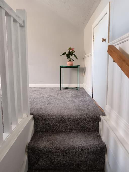 Dingle Escape -2 Bed -Sleeps 4 Apartment Exterior photo